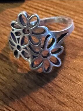 James Avery Retiring Open Floral Ring
